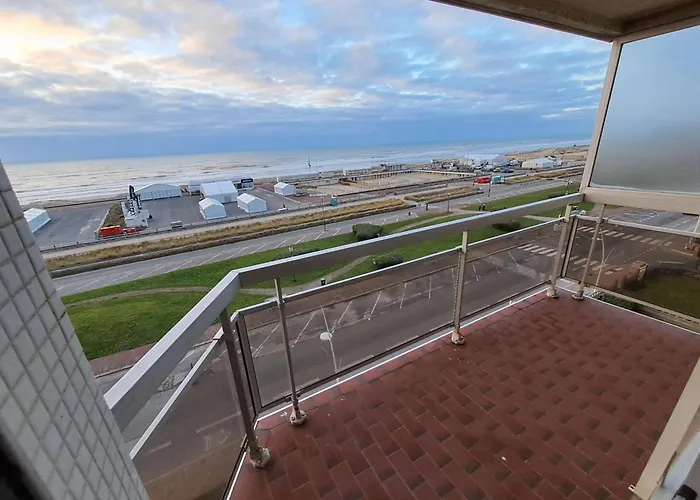 Spacious 3-Bedroom Apartment Near The Beach